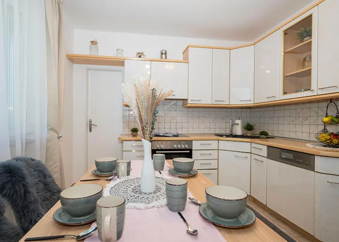 Ehm - Zentrale Mit 3 Schlafzimmern *