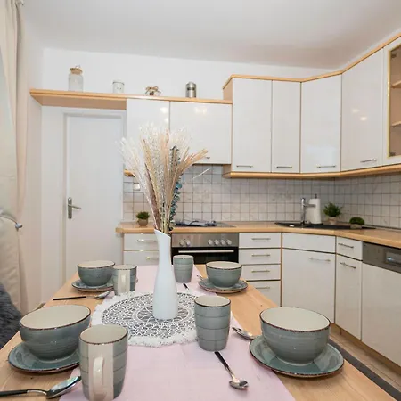 Ehm - Zentrale Mit 3 Schlafzimmern *